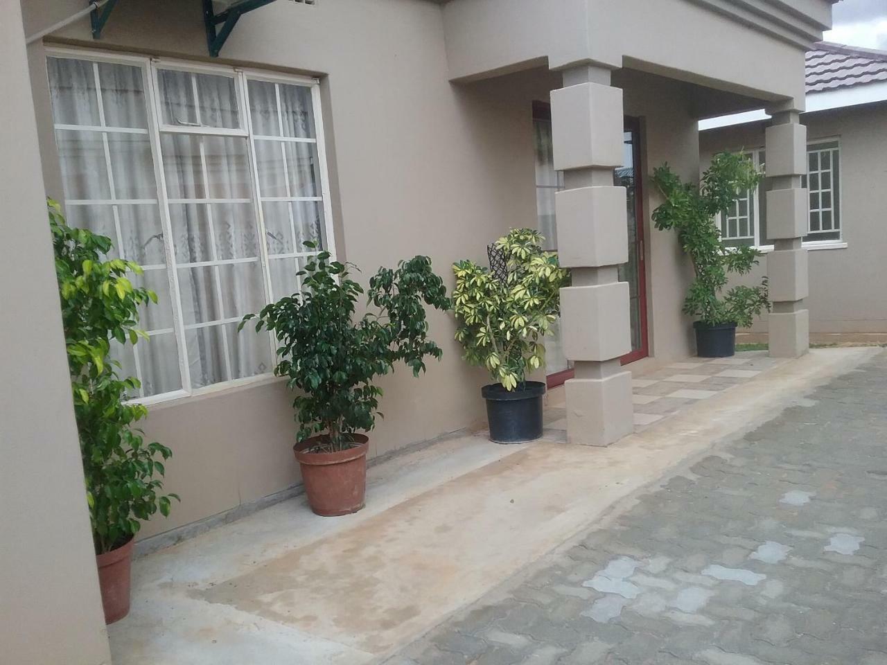 The Star B&B Jwaneng Экстерьер фото