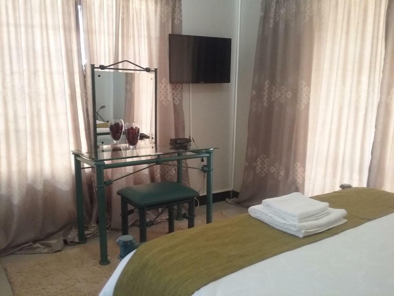 The Star B&B Jwaneng Экстерьер фото